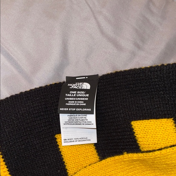 The North Face Bold Yellow and Black Scarf - Picture 4 of 4